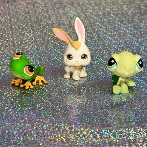 Littlest Pet Shop LPS Turtle #321 Rabbie #322 Frog #50 Lot of 3 Hasbro